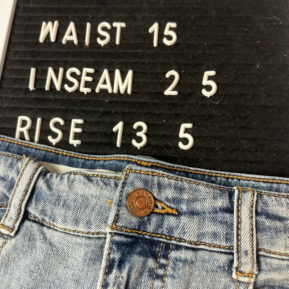 Anthropologie Pilcro Cut-Off Mid Rise Denim Shorts Blue Distressed Sz 29 (10) - Picture 6 of 6